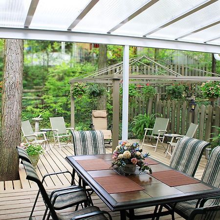 Forest Hill Bed And Breakfast Kitchener Exterior photo
