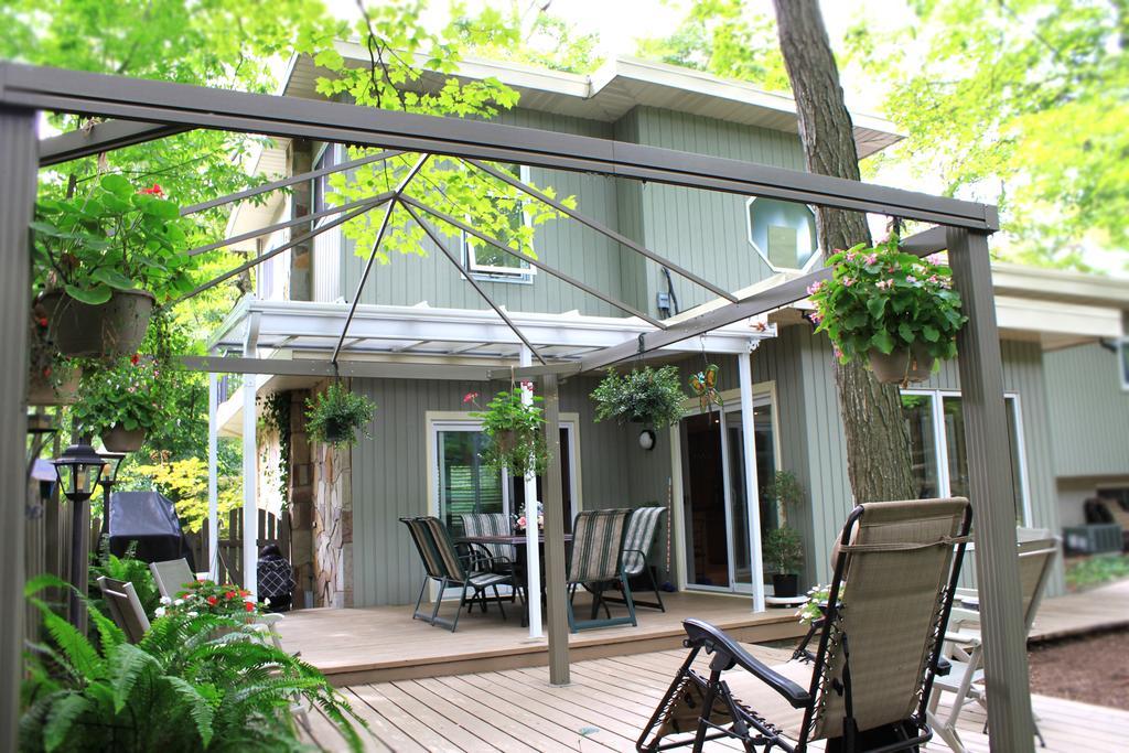 Forest Hill Bed And Breakfast Kitchener Exterior photo