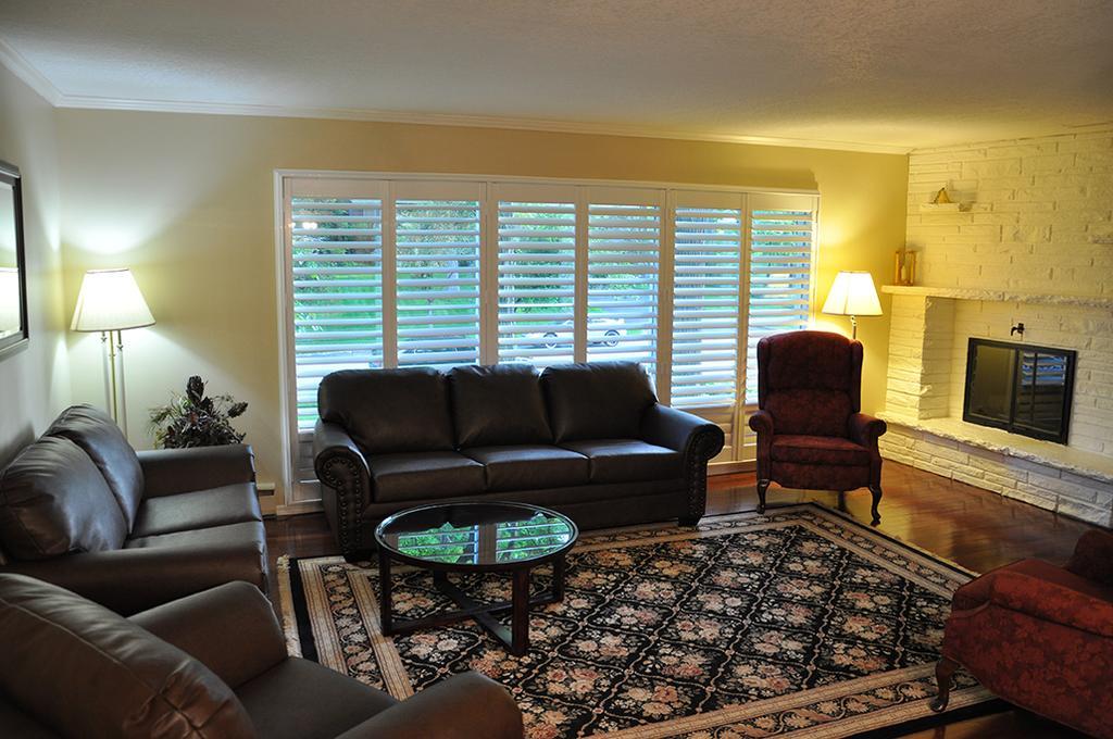 Forest Hill Bed And Breakfast Kitchener Exterior photo